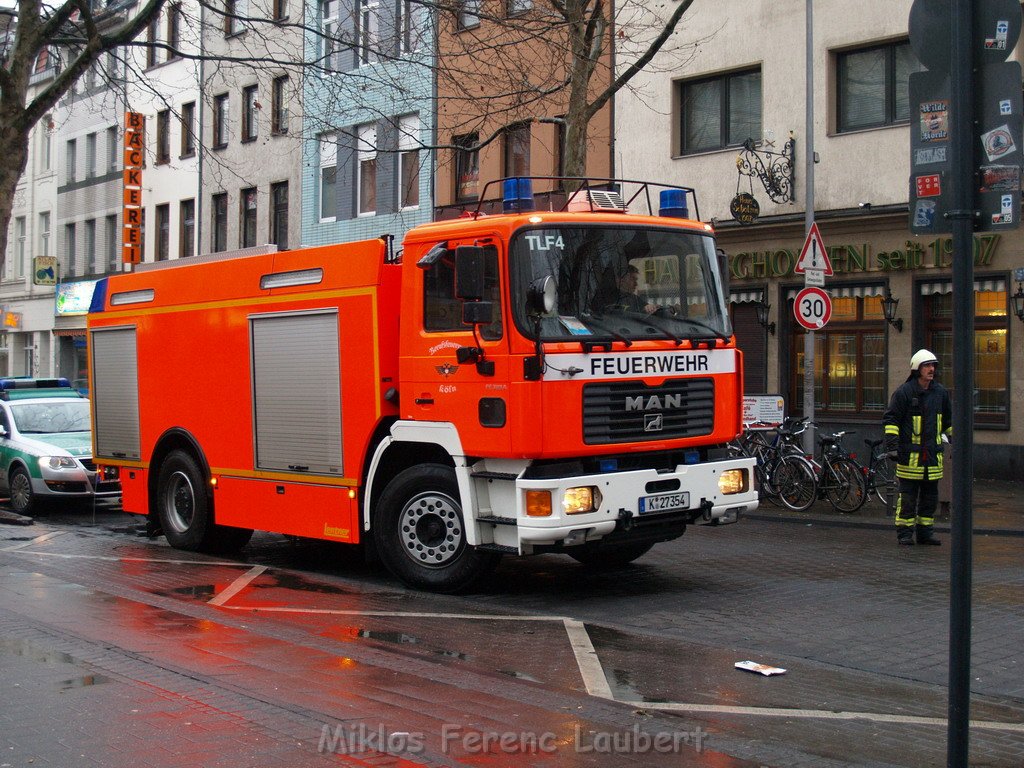 Brand Koeln Ehrenfeld  Venloerstr    P114.JPG